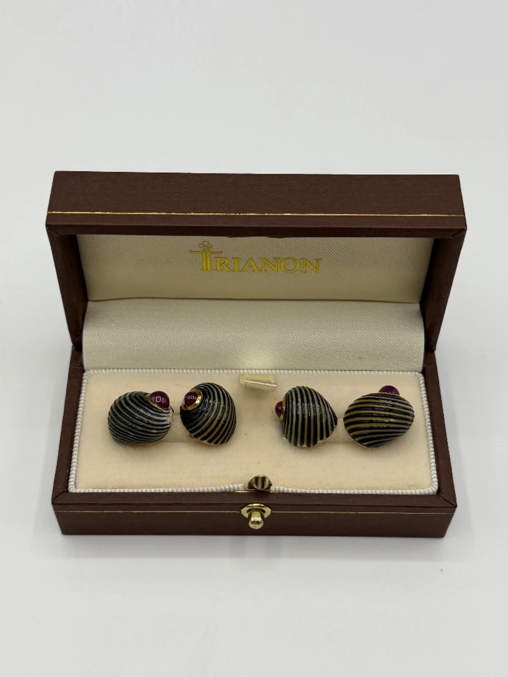 Vintage Trianon Shell Cufflinks